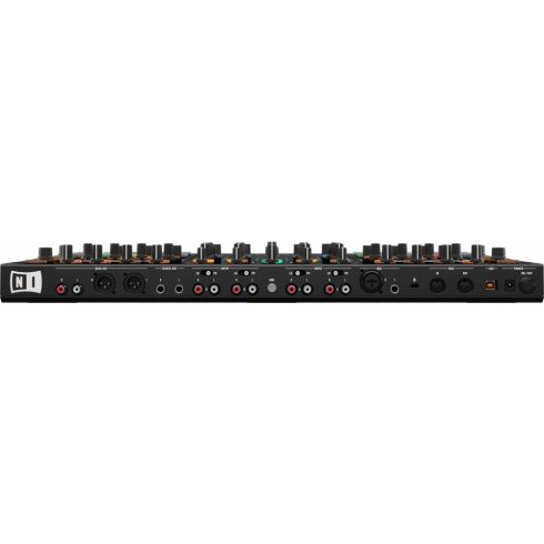 Native Instruments - Traktor Kontrol S8 (Archív)