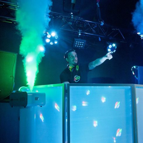 ADJ VF Volcano felfelé lövő LED-es füstgép white + Ajándék 5L füstfolyadék