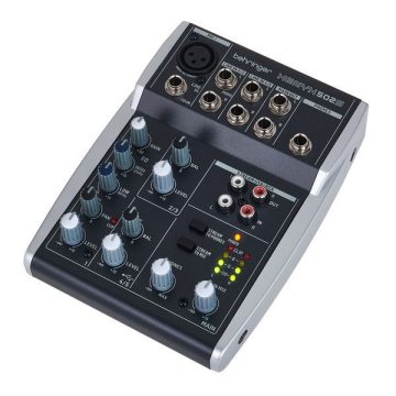 Behringer XENYX 502S 5-csatornás analóg keverő